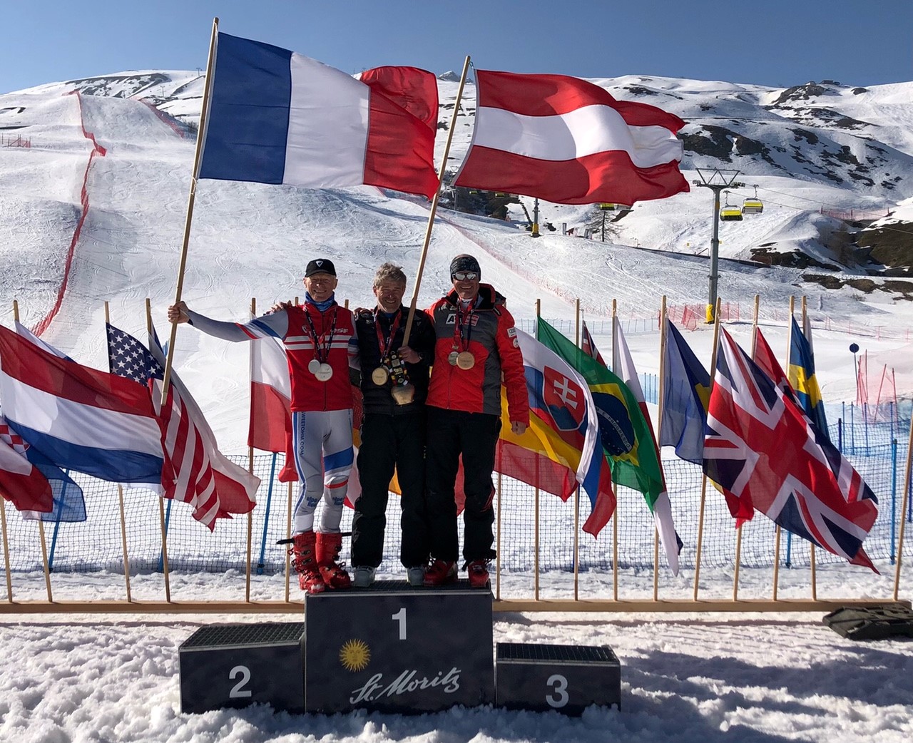 Zwei Weltmeistertitel sowie 9x Klassengold bei Masters WM St. Moritz (SUI)